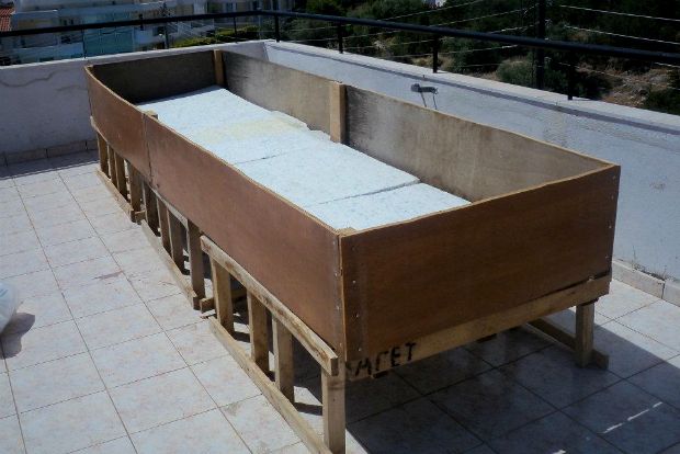 Αφρολέξ για περισσότερη θερμομόνωση στις ρίζες για επιμήκυνση της καλλιεργητικής περιόδου.