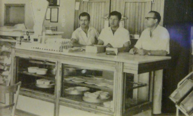 Αφοί Ασημακόπουλοι, στην ίδια πάντα θέση, στο 81 της Χαριλάου Τρικούπη, από το 1915