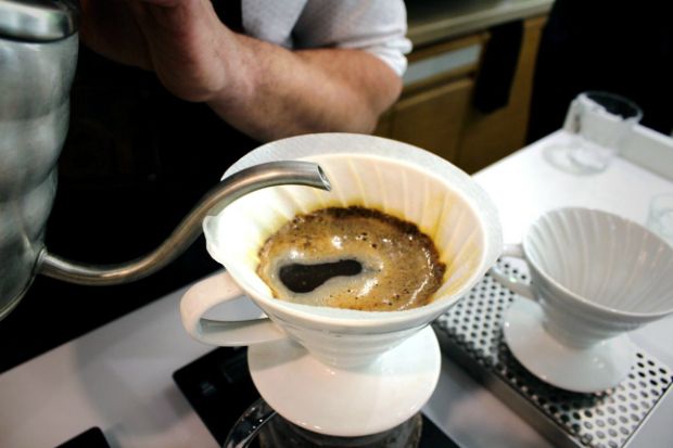Βίντατζ και διαχρονικός τρόπος παρασκευής καφέ φίλτρου (photo:Ελένη Κατρακαλίδη)