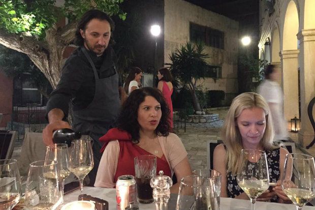Ο Αριστοτέλης Μέγκουλας είναι σεφ και ιδιοκτήτης του κομψού εστιατορίου Pomo d'Oro, στην πλατεία Σκαραμαγκά της Κέρκυρας, photo: Κική Τριανταφύλλη