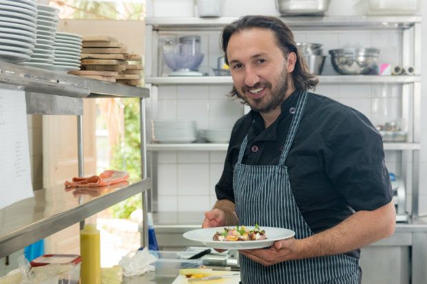 Ο ελληνογάλλος σεφ Αριστοτέλης Μέγκουλας είναι ένας τυπικός εκπρόσωπος της μεσογειακής κουζίνας