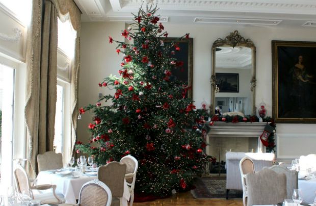 Η αίθουσα του «Tudor Hall» στο King George, στολισμένη για τα Χριστούγεννα (Ελένη Κατρακαλίδη)