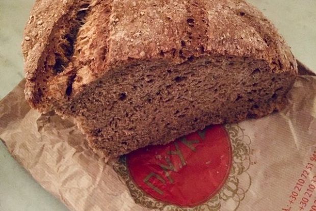 Το ψωμί της Πνύκας, ίσως το πιο νόστιμο και πιο υγιεινό του κόσμου [photo: Κική Τριανταφύλλη]